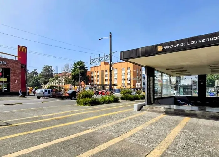 Amarilla Amplia, Iluminada Hasta 6 Viajeros Holiday home *